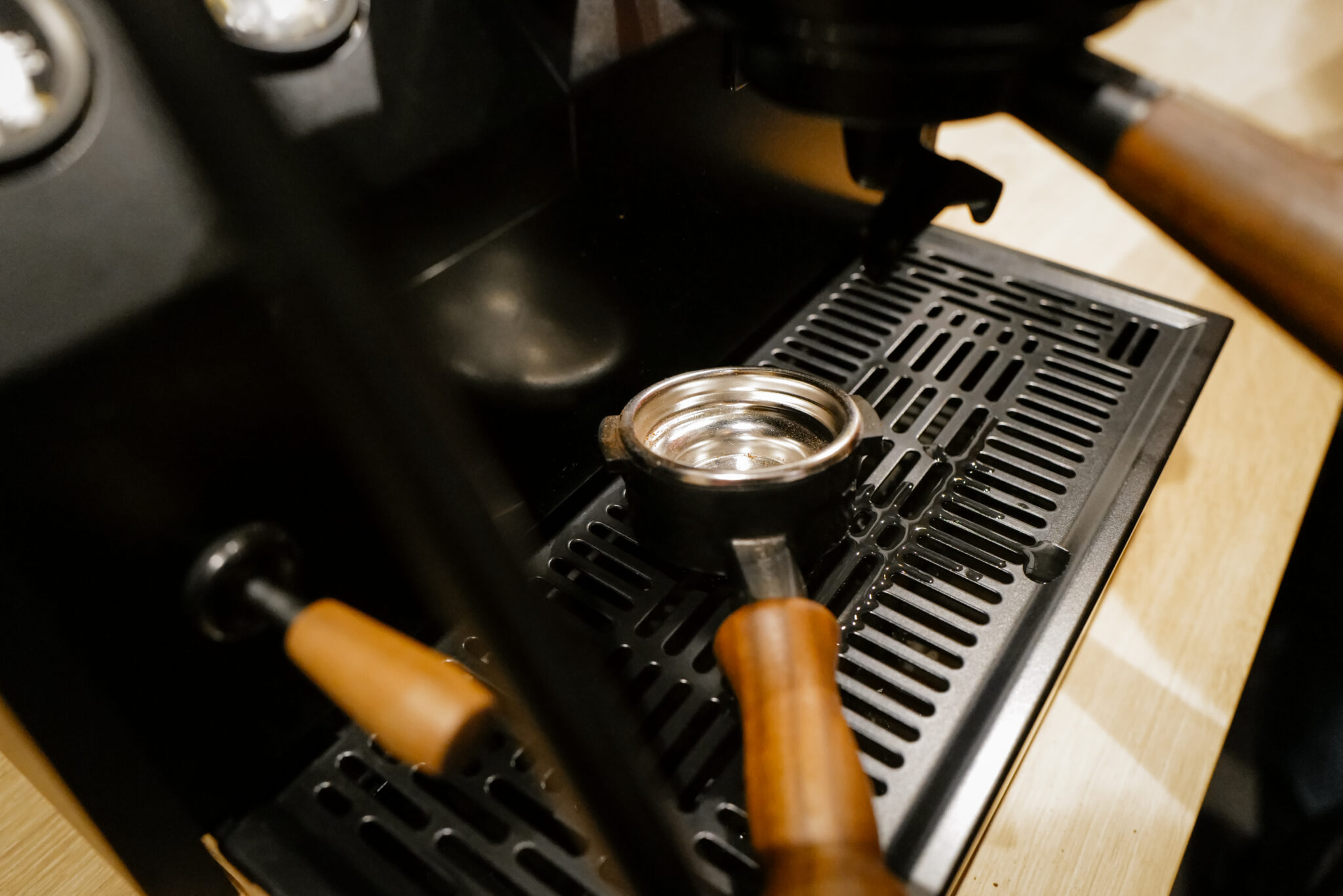 Pressurized Portafilter vs Regular Portafilter Nurri